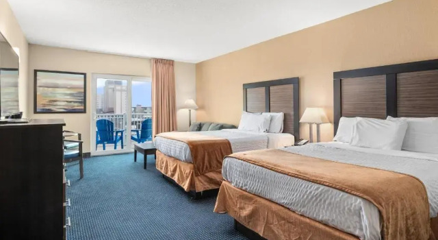 Четырёхместный номер Standard с частичным видом на океан Crystal Beach Hotel