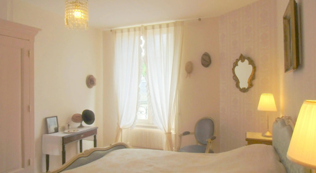 Hotel de la Providence, Rezerwuj Hotel Egliseneuve-d'Entraigues Massif du Sancy