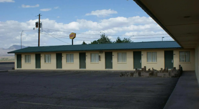 HWY Express Inn and Suites, Book Hotel Thatcher Arizona