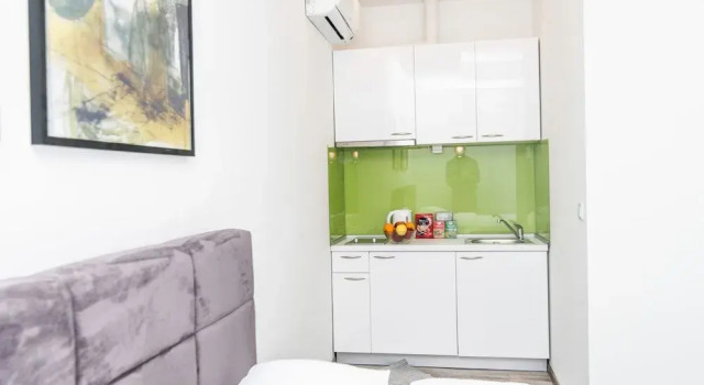 Modern and Bright Studio Heart of the City Center