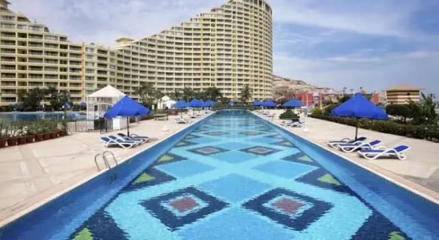 Porto Sokhna Pyramids Sea View, Rezerwuj Hotel Hotele w Ajn Suchna z basenem, Basen