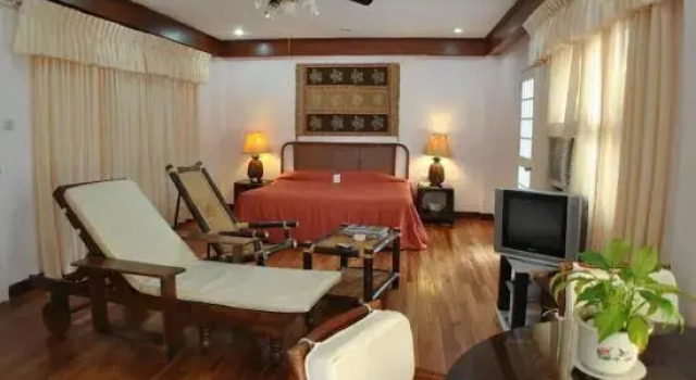 Полулюкс Surfside Boracay Resort