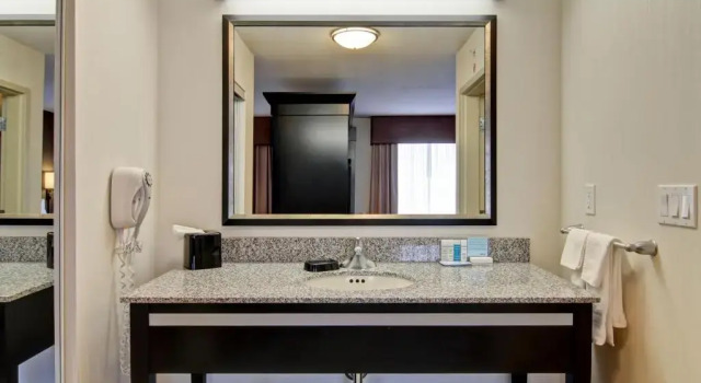 Студия Hampton Inn & Suites Red Deer