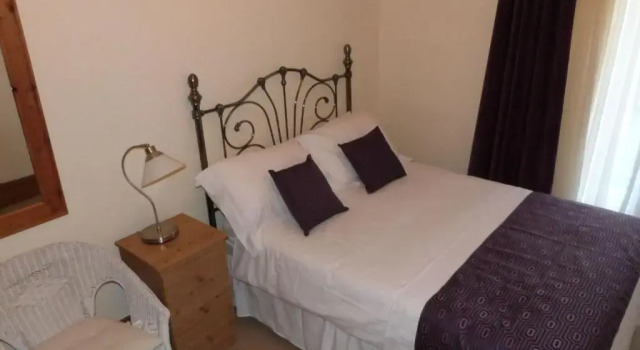 Hurst Dene Aparthotel, Забронировать Отель Отели Суонси 3 звезды, рядом с Dylan Thomas Birth Place, 3*