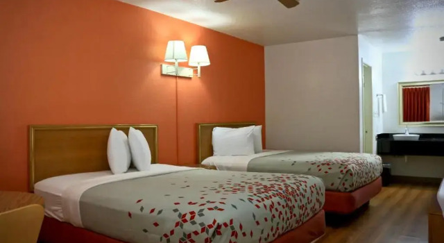Двухместный номер Deluxe Heritage Inn & Suites