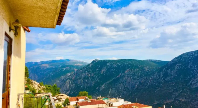 Апартаменты Delphi celebrity v i p the navel of the Earth, CENTER-DELPHI-penthouse galaxy&sky panoramic view, harmony&YOGA