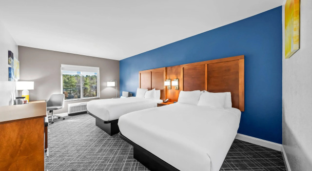 Четырёхместный номер Standard Comfort Inn & Suites Plainville-Foxboro