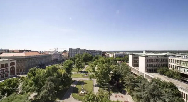 Студия с красивым видом из окна Belle Apartments - Square 8