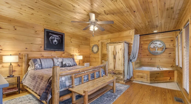 Only Dreamin' Cabin w/ Private Hot Tub