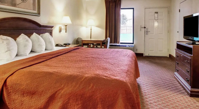 Quality Inn & Suites Clinton - Jackson West, Boek Hotel Clinton Mississippi