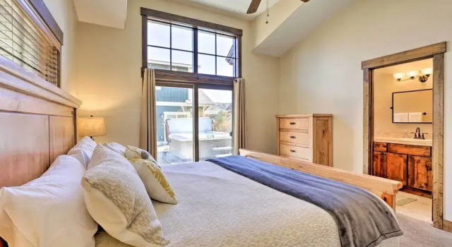 Mtn-view Fraser Home w/ Hot Tub - Near Skiing!