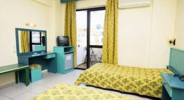 Atli, Забронировать Отель Отели Кушадасы с бассейном, рядом с Kusadasi Bars Street, Бассейн