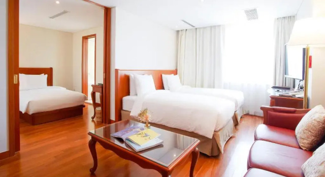 Standard cvadruplă cameră Sejong Hotel