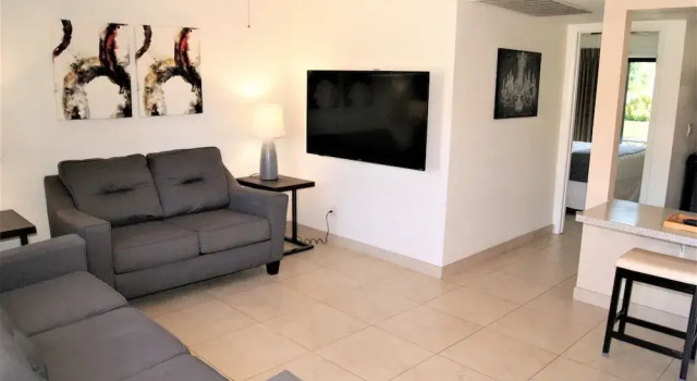Апартаменты 114 Fully Furnished 1BR Suite-Prime Location! by RedAwning