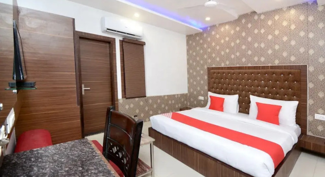 OYO Flagship 29074 Golden Temple Road