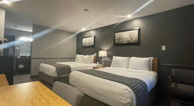 Четырёхместный люкс с 2 комнатами Travelodge by Wyndham Brandon
