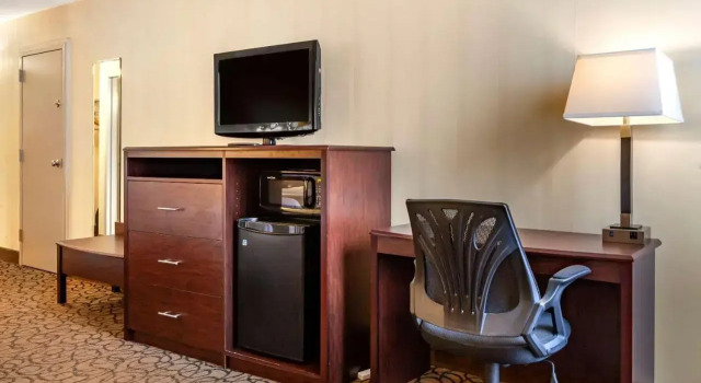 Days Inn Escanaba, Book Hotel Escanaba Michigan