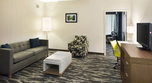 Люкс с 2 комнатами Holiday Inn Augusta West I-20 by IHG