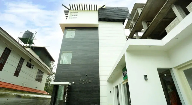 OYO 16342 Home Luxurious 2BHK Wayanad, Забронировать Отель Отели штата Кералы с парковкой, Парковка