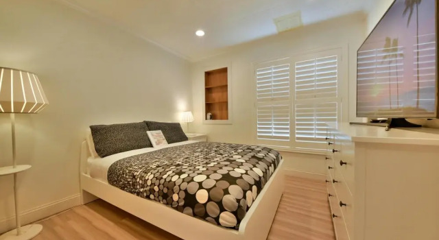 Lovely Modern Studio Near Disneyland, Bars, & Food