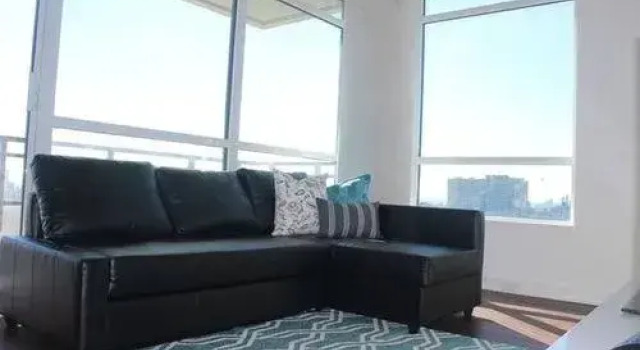 EG Suites - Modern Queen West Condo