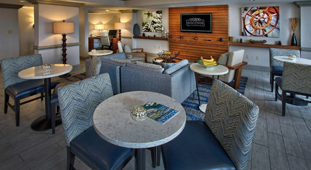 Двухместный клубный номер Standard Renaissance Fort Lauderdale Cruise Port Hotel