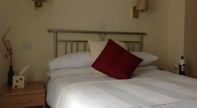 Номер Standard The George Hotel