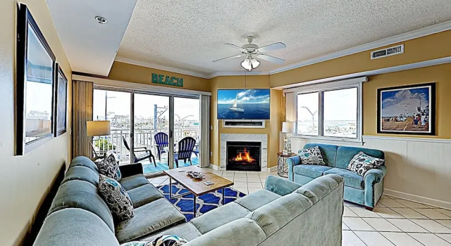 New Listing! Ocean-view W/ Rooftop Pool 4 Bedroom Condo, Rezerwuj Apartament Midtown 