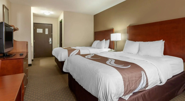 Четырёхместный номер Standard Quality Inn Hays I-70