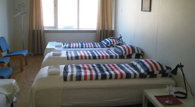 Guesthouse Himnasvalir, Забронировать Отель Вармахлид Нордурланд