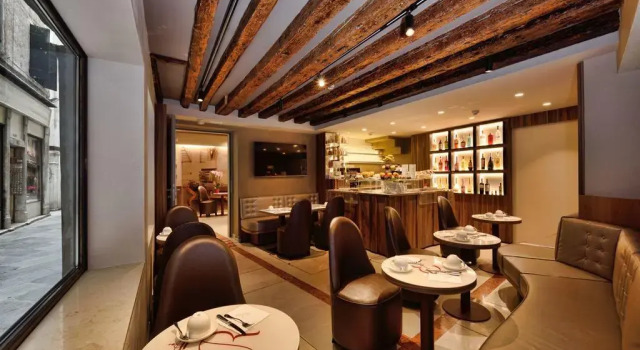 Rosa Salva Hotel, Забронировать Отель Сан-Марко Венеция, рядом с Вокзал Accademia