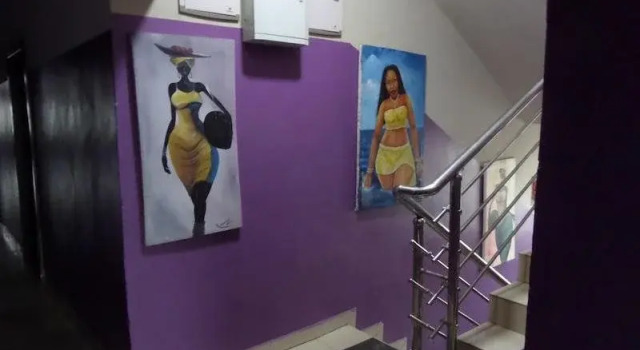 De Love Hotel, Book Hotel Ikeja 
