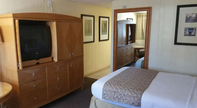 Четырёхместный номер Deluxe Цокольный этаж The Amethyst Beach Motel