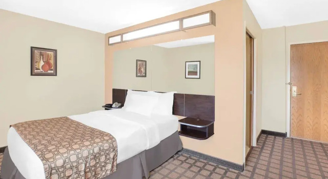 Номер Standard Microtel Inn & Suites by Wyndham Franklin