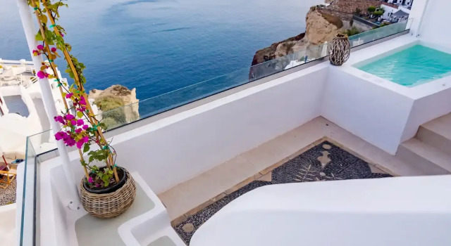 Люкс с видом на горы Oia Mare Villas