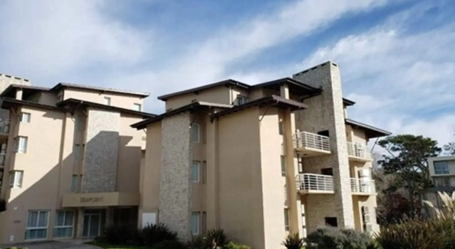 Departamentos SEA POINT By D&G, Rezerwuj Hotel Hotele w Buenos Aires z basenem, Basen