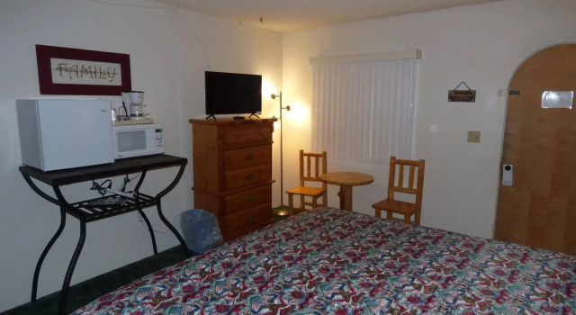 Canyon Lodge Motel, Забронировать Мотель Мотели Пангич, рядом с Мемориальная больница Garfield, Мотель