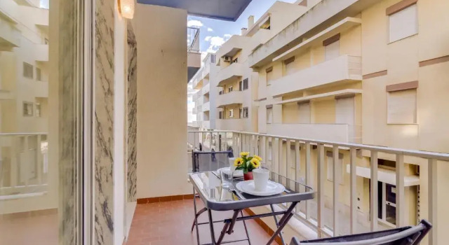 Jaune - 50 meters to the beach - Quarteira