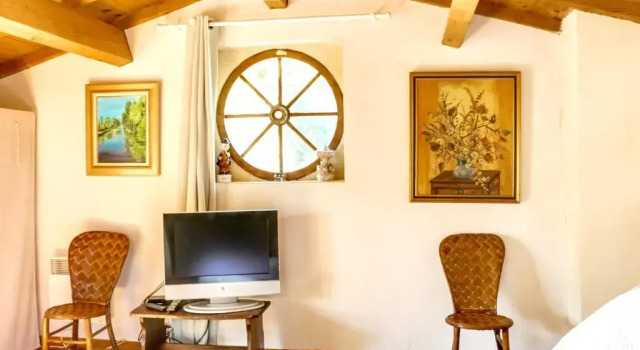 Maison d'une chambre avec piscine partagee terrasse amenagee et wifi a Pougnadoresse, Book Hotel Hotels in Pougnadoresse with a Pool, Swimming Pool