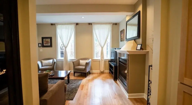 Old Town Suites Operated by Roscoe Village Guesthouse, Забронировать Отель Отели Иллинойс 3 звезды, 3*