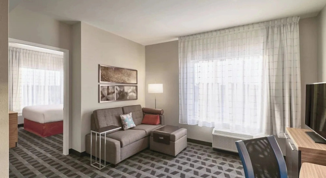 Двухместный люкс c 1 комнатой TownePlace Suites by Marriott Medicine Hat