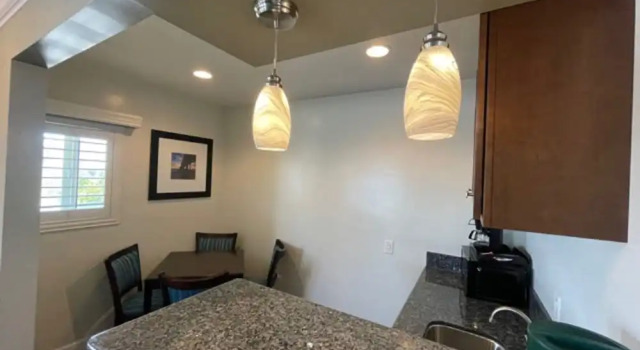 Люкс c 1 комнатой Hi View Inn & Suites