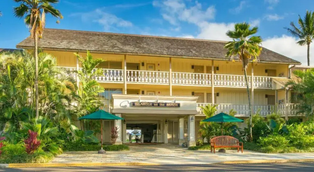 Islander Ground Floor Condo 1-Minute to Beach