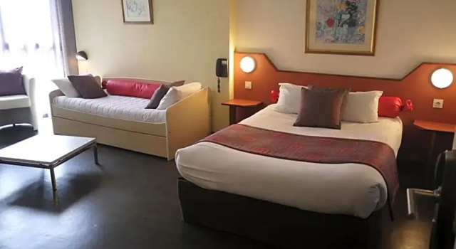 Четырёхместный семейный номер Standard Kyriad Direct Rennes Ouest