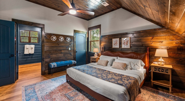 Blue Bird 3 Bedroom Cabin