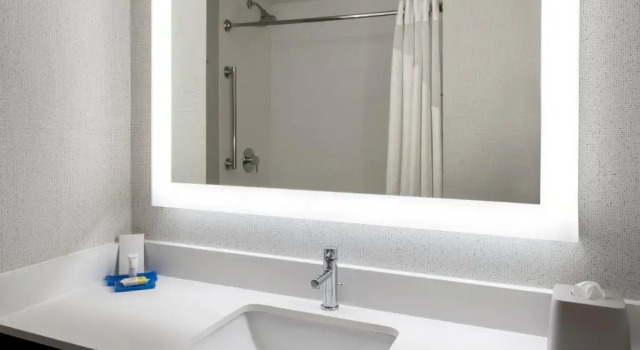 Run of House Holiday Inn Express Great Barrington by IHG