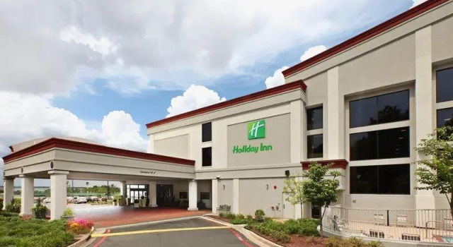 Четырёхместный номер Standard Wyndham Grand Executive Center Little Rock Airport