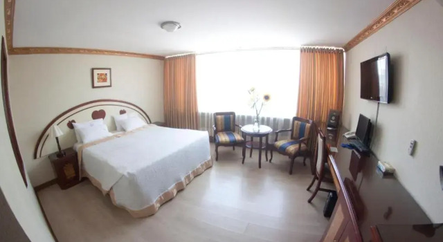 Полулюкс Hotel Oro Inn