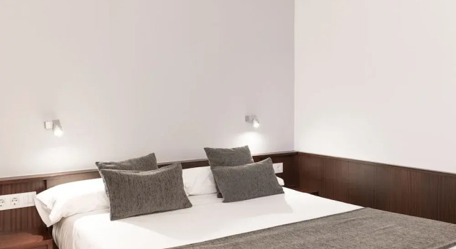 Номер Standard с балконом Hotel Emporda