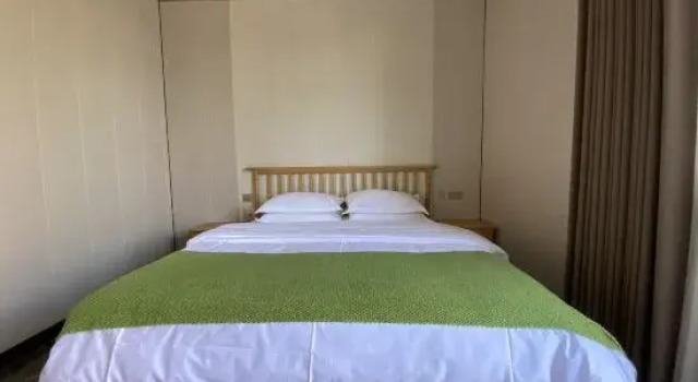 Двухместный семейный люкс с видом на внутренний двор Yunduan Youyuan·Hotel (Liupanshui Wanda Plaza)